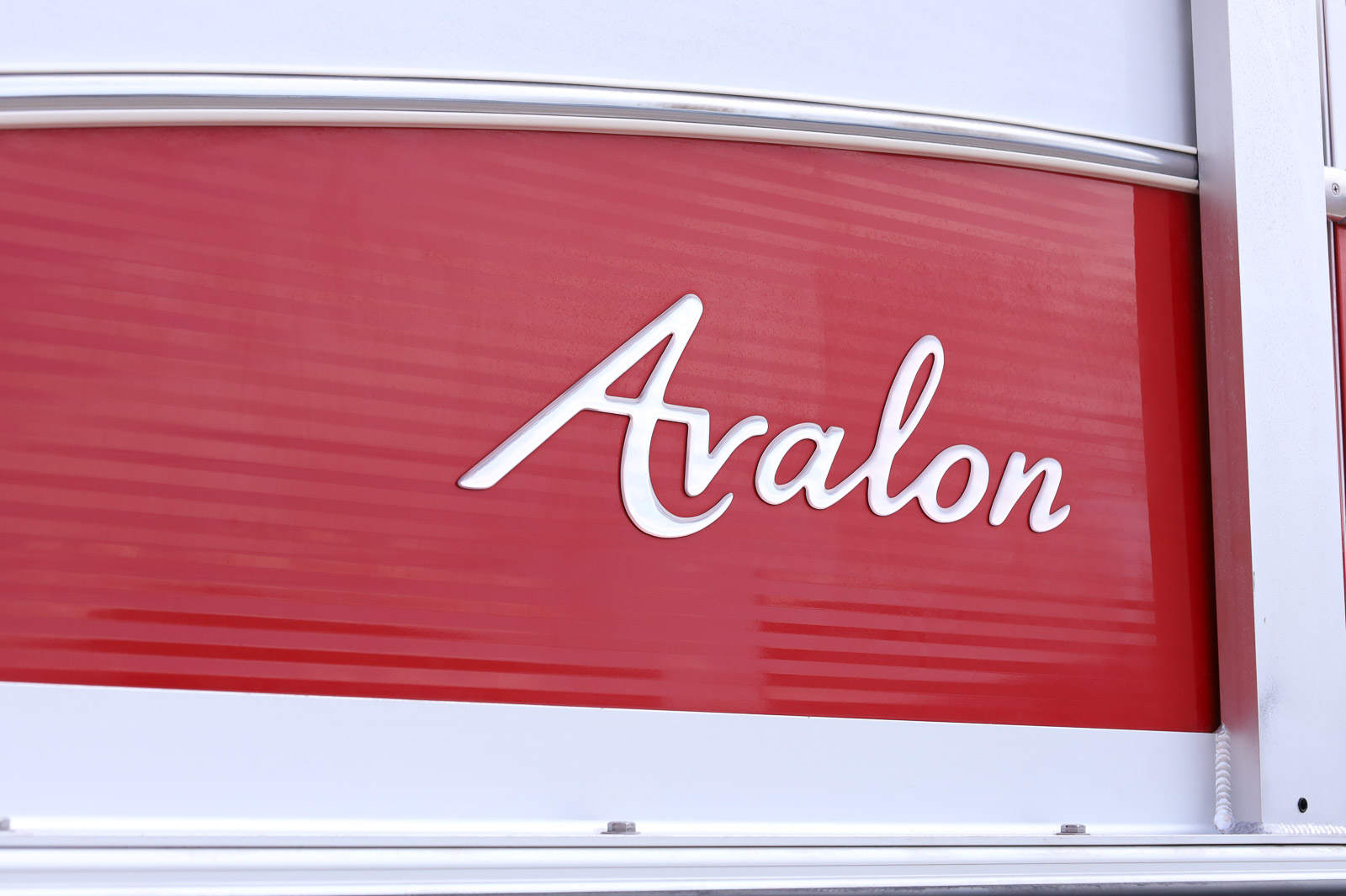 Pre-Owned 2015 Avalon Paradise Funship 2685fs